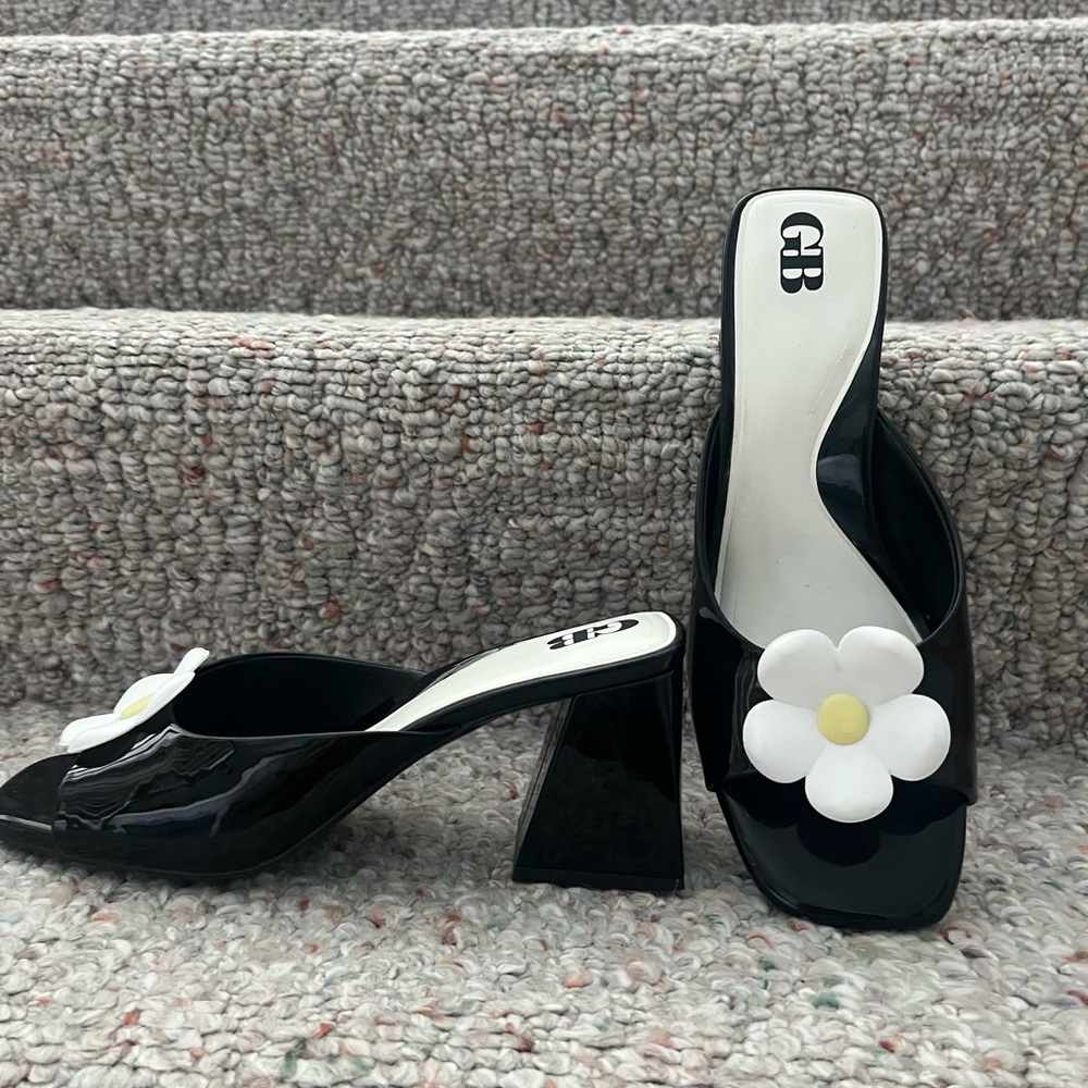 Gianni Bini Black Heels with White Floral Accent
